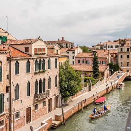 Carmini Canal View And Balcony With Lift Velence Kültér fotó