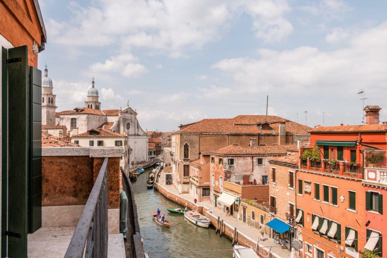 Carmini Canal View And Balcony With Lift Velence Kültér fotó
