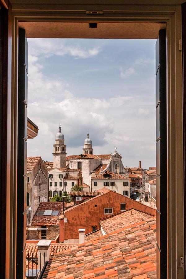 Carmini Canal View And Balcony With Lift Velence Kültér fotó